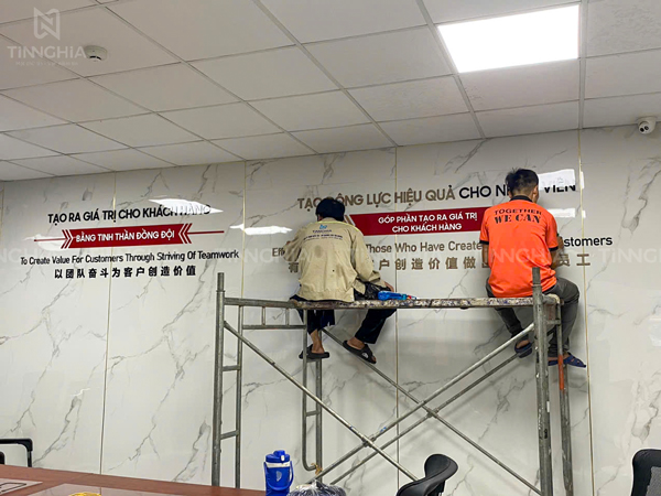 Làm chữ nổi câu khẩu hiệu gắn tường phòng họp, văn phòng ở Bình Dương (Khách hàng công ty Webox)