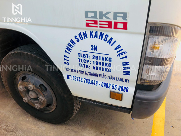 DÁN DECAL XE TẢI THỦ DẦU MỘT