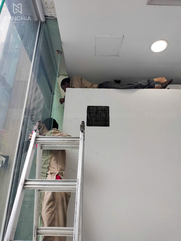 DÁN PHIM CÁCH NHIỆT CHO CỬA KÍNH NHÀ Ở VĂN PHÒNG BÌNH DƯƠNG