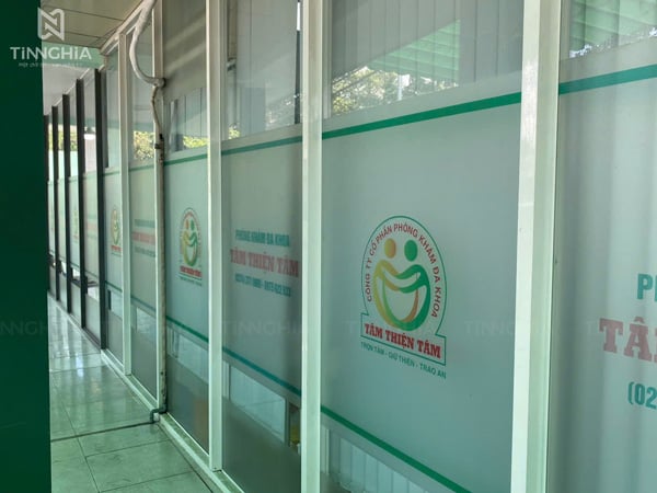 Decal Dán Kính Có Logo Công Ty | Dán Decal Đẹp Cho Doanh Nghiệp