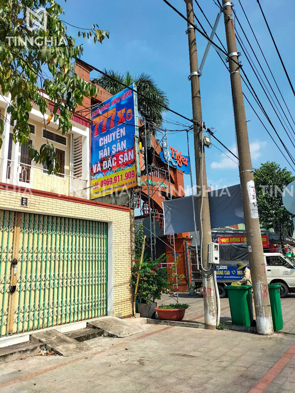 HỘP ĐÈN CĂNG BẠT TÂN UYÊN