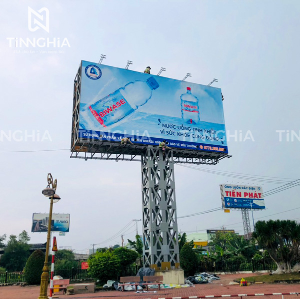 Tại Sao Biển Hiệu Bạt Hiflex Phù Hợp Cho Quảng Cáo Ngắn Hạn?