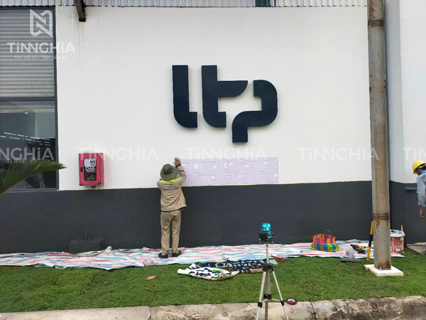 LÀM BẢNG HIỆU INOX THỦ DẦU MỘT