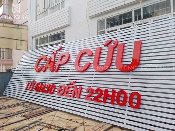 LÀM BẢNG QUẢNG CÁO BẾN CÁT BẰNG TÔN LAM