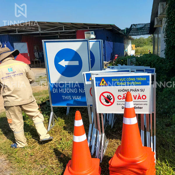 LÀM BIỂN BÁO CÔNG TRƯỜNG BÌNH DƯƠNG