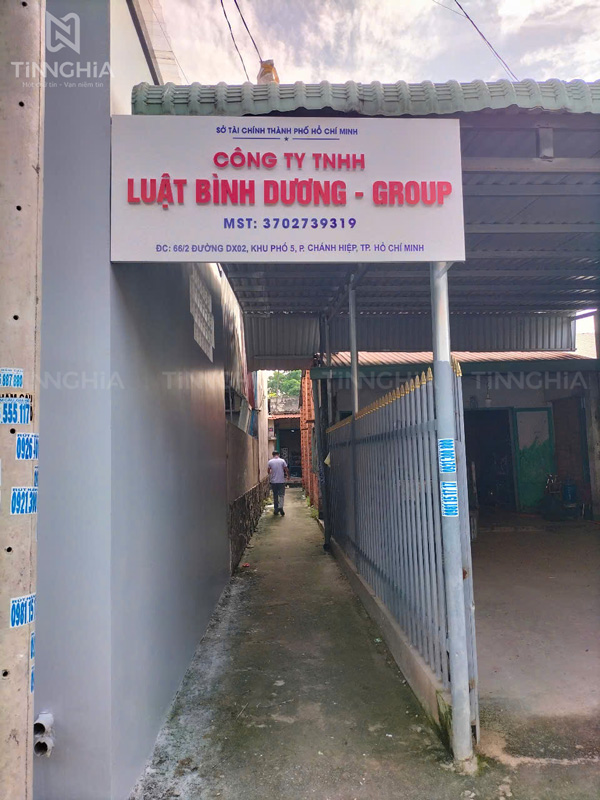 Làm bảng hiệu alu chữ nổi công ty Luật Bình Dương