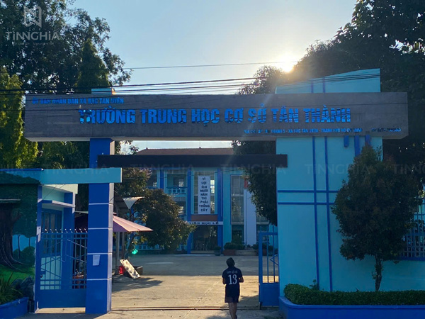 Tín Nghĩa nhận làm bảng hiệu bảng tên ở Tân Uyên cho công ty, trường học, bệnh viện...