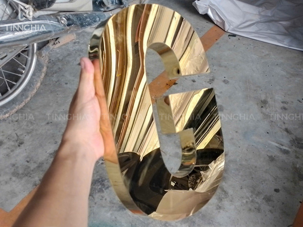 LÀM BIỂN HIỆU INOX TÂN UYÊN