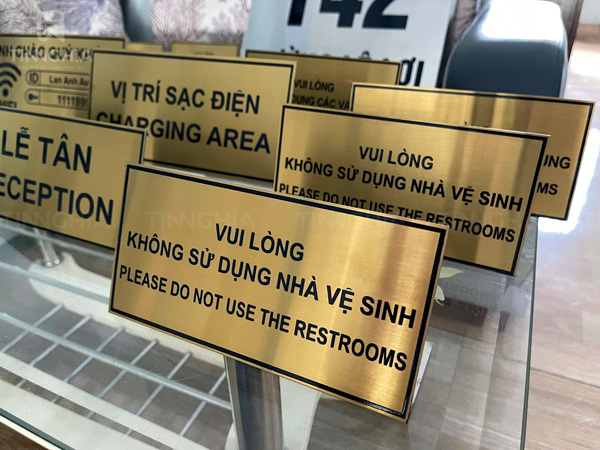 Làm biển thông báo chỉ dẫn Bình Dương