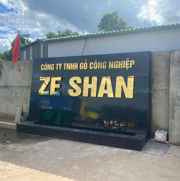 Làm biển hiệu xưởng xí nghiệp nền gạch bóng chữ nổi inox