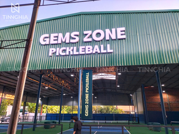 BẢNG HIỆU CHỮ NỔI GẮN LED ĐẸP THU HÚT