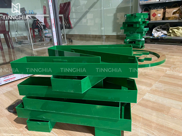 Làm chữ nổi mica tân uyên