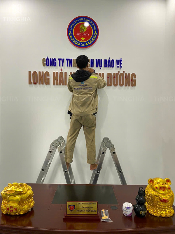 Làm Mới Bảng Quảng Cáo Bình Dương