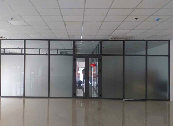 Các Ứng Dụng Của Nhôm Kính Trong Thiết Kế Nội Thất