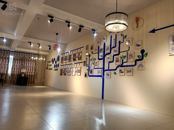 Logo Mica Dán Tường - Chữ Mica Trang Trí Đẹp