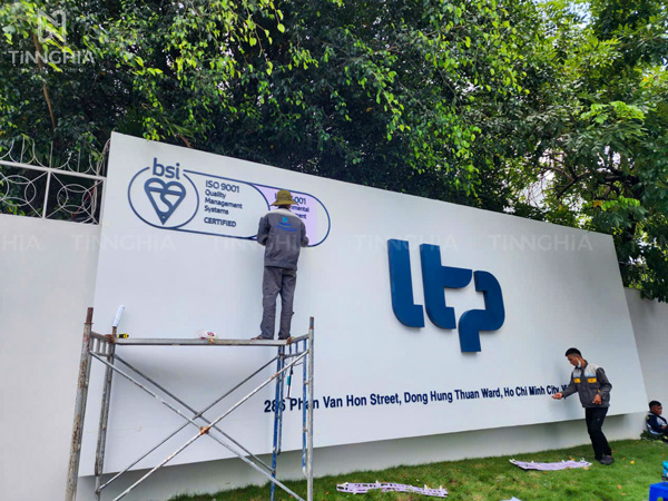 Làm biển hiệu Bình Dương khu vực mới sáp nhập vào TPHCM