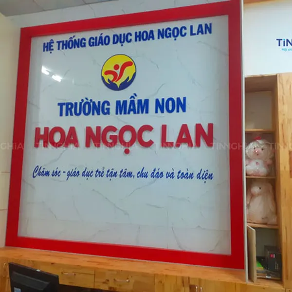 BẢNG HIỆU ỐP PVC VÂN ĐÁ DĨ AN | LÀM BIỂN HIỆU GIẢ ĐÁ CHỮ NỔI ĐẸP