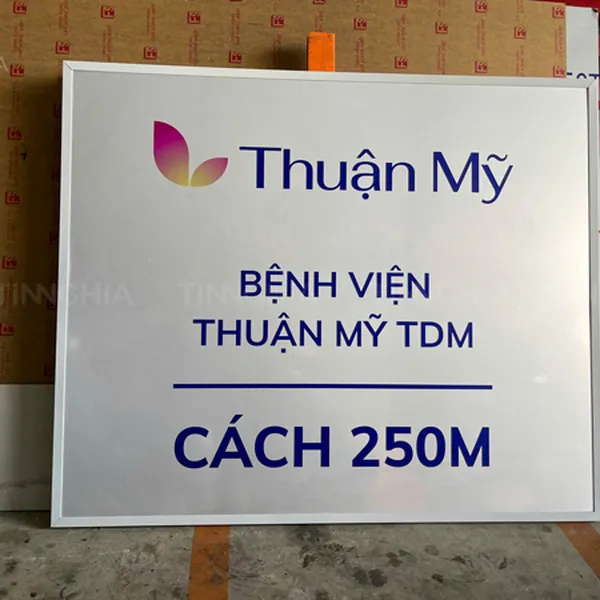 BẢNG HIỆU TÔN PHÚ GIÁO | BIỂN TÔN DECAL, TÔN CĂNG BẠT ĐẸP