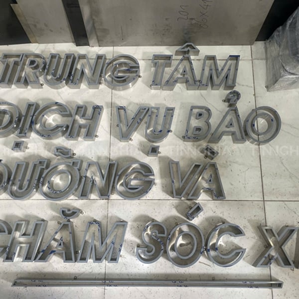 BIỂN QUẢNG CÁO TRUNG TÂM CHĂM SÓC XE BÌNH DƯƠNG - THẾ GIỚI LỐP