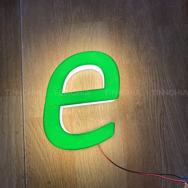 GIA CÔNG CHỮ MICA ĐÈN LED TPHCM | CHỮ NỔI SÁNG MẶT, SÁNG CHÂN