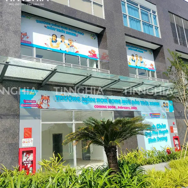 DÁN DECAL CỬA KÍNH DĨ AN | IN BẢNG HIỆU DÁN KÍNH Ở BÌNH DƯƠNG