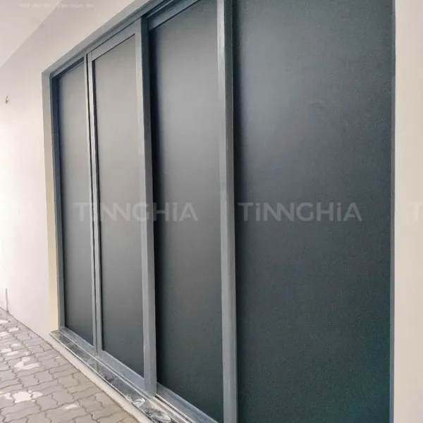 DÁN DECAL CỬA KÍNH DĨ AN | IN BẢNG HIỆU DÁN KÍNH Ở BÌNH DƯƠNG