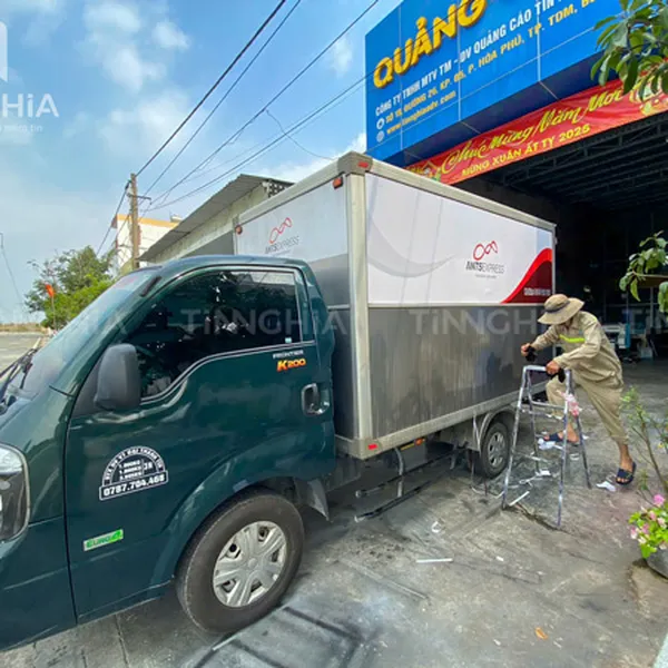DÁN DECAL XE TẢI THỦ DẦU MỘT | DÁN DECAL QUẢNG CÁO XE CÔNG TY