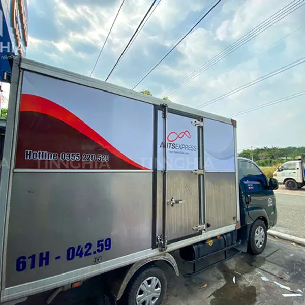 DÁN DECAL XE TẢI THỦ DẦU MỘT | DÁN DECAL QUẢNG CÁO XE CÔNG TY