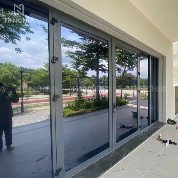 DÁN PHIM CÁCH NHIỆT CHO CỬA KÍNH NHÀ Ở VĂN PHÒNG BÌNH DƯƠNG