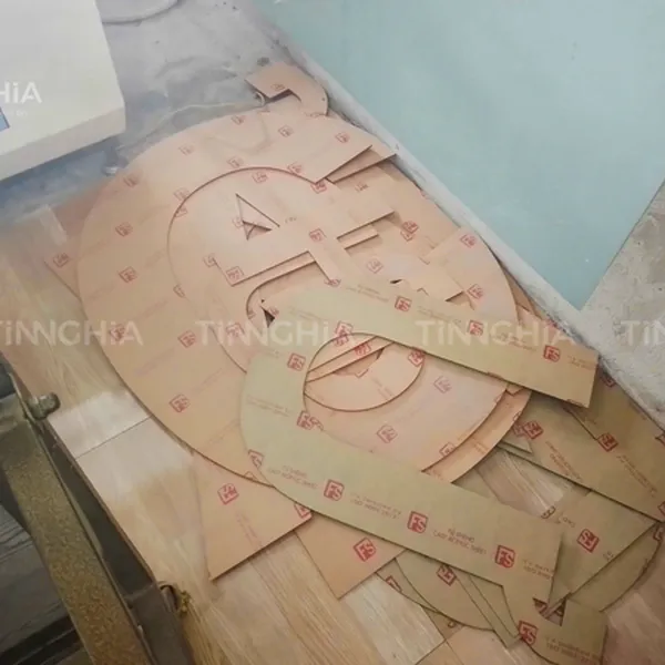 GIA CÔNG CHỮ MICA BÀU BÀNG | LÀM BIỂN HIỆU QUẢNG CÁO BÌNH DƯƠNG