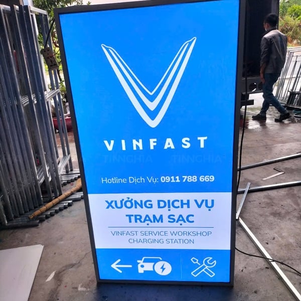LẮP ĐẶT BẢNG HIỆU HỘP ĐÈN CĂNG BẠT QUẢNG CÁO