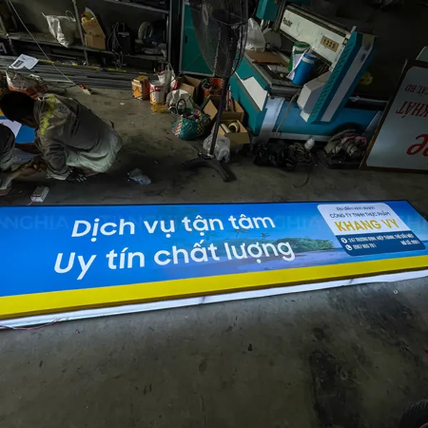 HỘP ĐÈN CĂNG BẠT DĨ AN | GIA CÔNG BIỂN HỘP ĐÈN LED