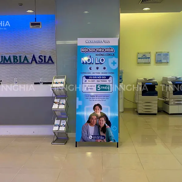 IN ẤN STANDEE GIÁ RẺ DĨ AN | LÀM STANDEE CHỮ X | STANDEE CUỐN NHÔM 