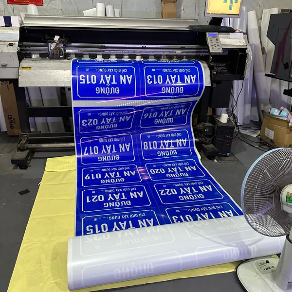 IN DECAL QUẢNG CÁO BÌNH DƯƠNG | DECAL LÀM BIỂN HIỆU