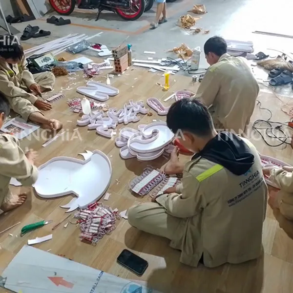 LÀM BẢNG HIỆU MICA DĨ AN | BIỂN HIỆU CHỮ MICA BÌNH DƯƠNG GIÁ RẺ
