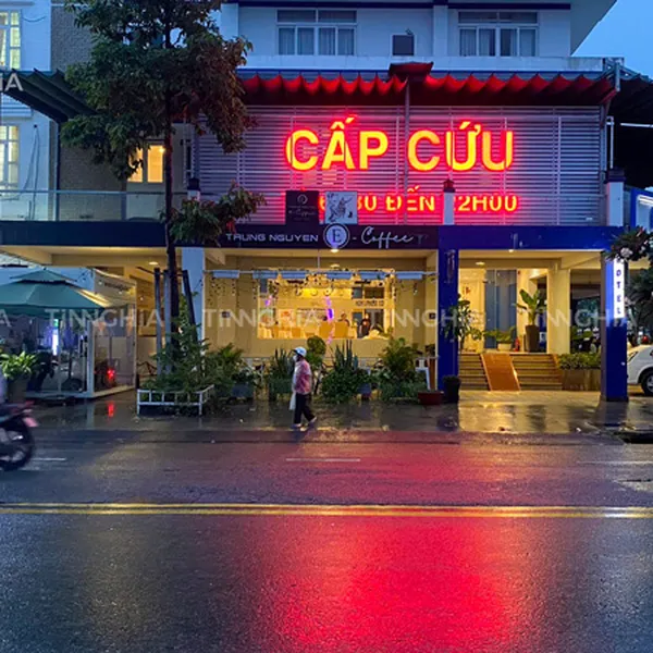 LÀM BẢNG QUẢNG CÁO BẾN CÁT BẰNG TÔN LAM | BIỂN HIỆU THANH LAM TÔN