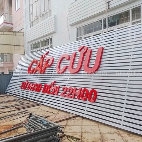 LÀM BẢNG QUẢNG CÁO BẾN CÁT BẰNG TÔN LAM | BIỂN HIỆU THANH LAM TÔN
