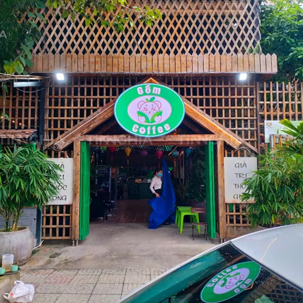 LÀM BIỂN QUẢNG CÁO QUÁN CÀ PHÊ - GỐM COFFEE