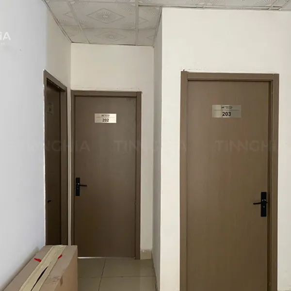 LÀM BIỂN THÔNG BÁO CHỈ DẪN GIÁ RẺ