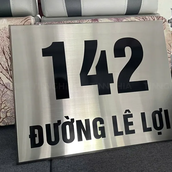 LÀM BIỂN THÔNG BÁO CHỈ DẪN GIÁ RẺ