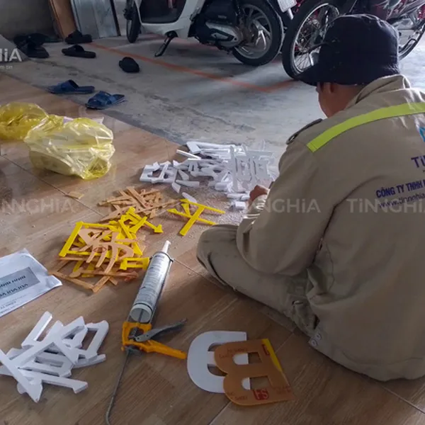 LÀM CHỮ NỔI MICA THỦ DẦU MỘT | GIA CÔNG CHỮ MICA BÌNH DƯƠNG