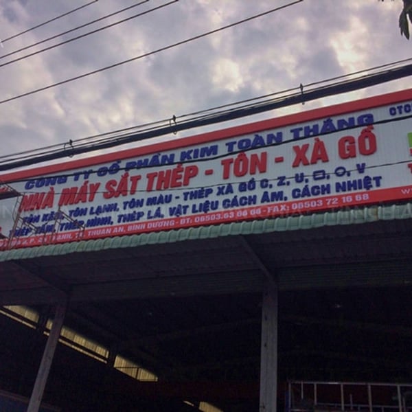 CẢI TẠO MẶT TIỀN NHÀ XƯỞNG BẰNG TÔN CHỮ NỔI BÌNH DƯƠNG