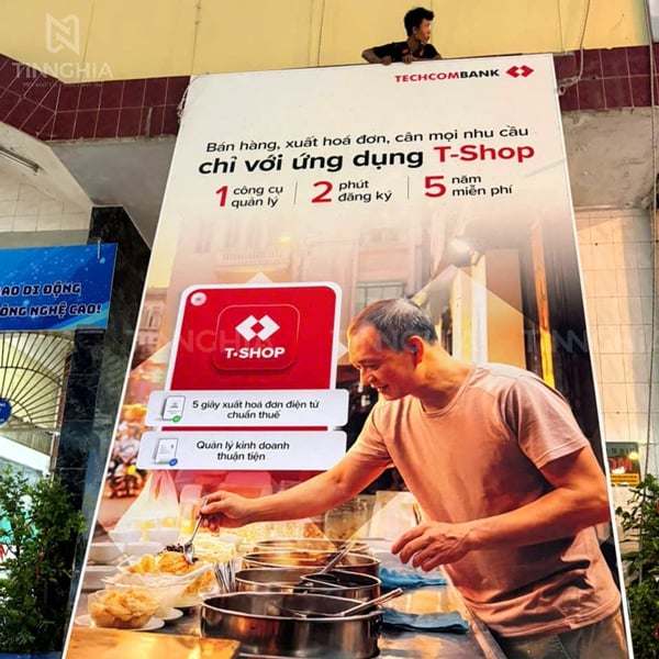 THI CÔNG BẢNG BẠT KHUNG SẮT Ở CHỢ THỦ DẦU MỘT