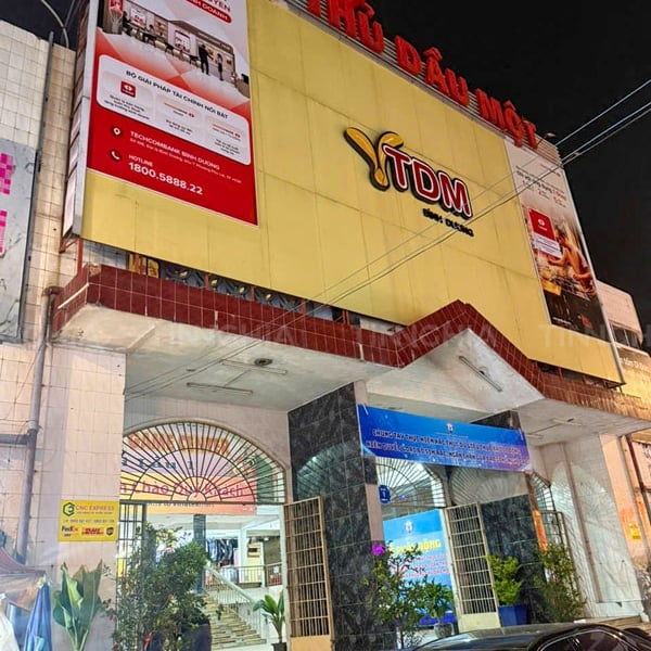 THI CÔNG BẢNG BẠT KHUNG SẮT Ở CHỢ THỦ DẦU MỘT