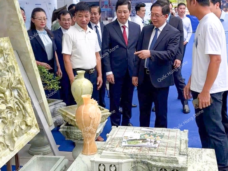 Khám Phá Các Tác Phẩm Đá Mỹ Nghệ & Vật Phẩm Phong Thủy Đón Lãnh Đạo Cấp Cao 2026