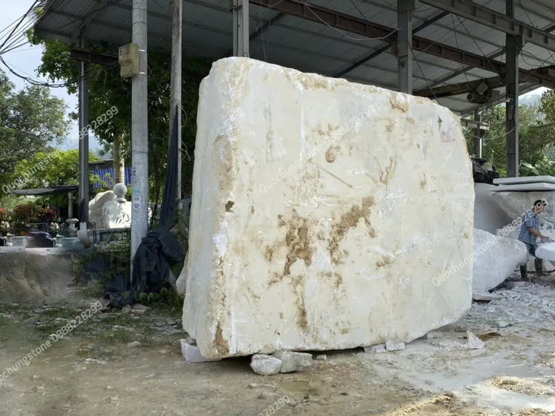 Xu Hướng Thiết Kế Biển Hiệu Đá: Đơn Giản Mà Sang Trọng