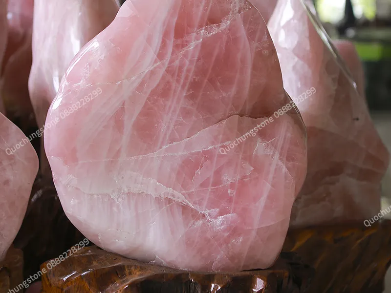 Núi Đá Thạch Anh Hồng Nguyên Khối Cao Cấp – Đá Phong Thủy Chuẩn Yên Bái