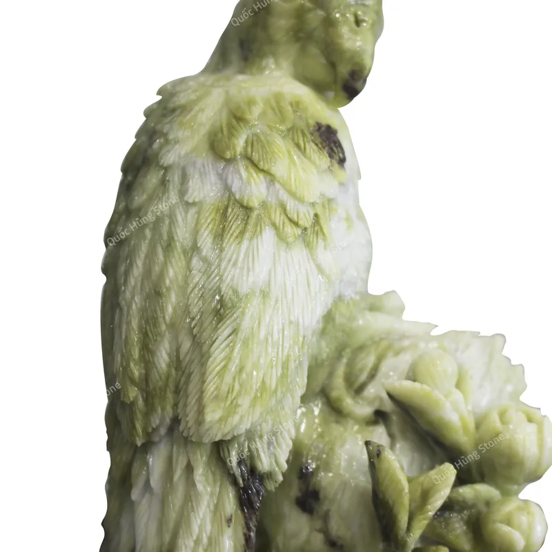 Bức Tượng Chim Vẹt Bên Cành Hoa Đào Ngọc Serpentine