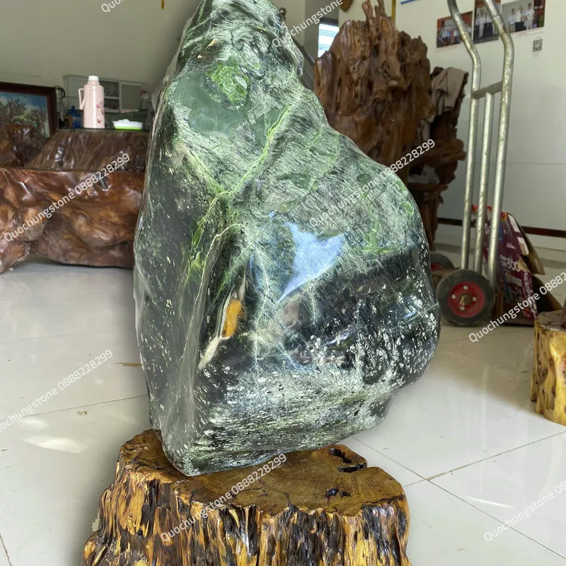 Núi Đá Serpentine Xanh 68kg