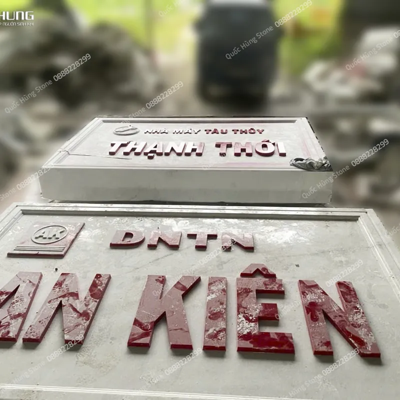 Biển Hiệu Đá Nguyên Khối – Sự Kết Hợp Giữa Thẩm Mỹ Và Chất Lượng Cho Doanh Nghiệp